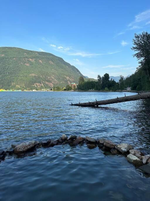 Lake Time Harrison Harrison Hot Springs Exteriör bild
